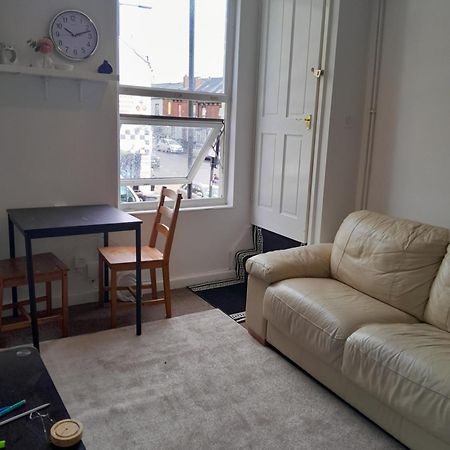 Bobi Apartment Шефилд Екстериор снимка